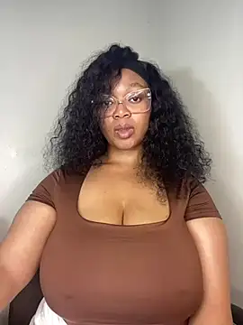Chat +18 de CARAMELGODDESSX23 ao vivo