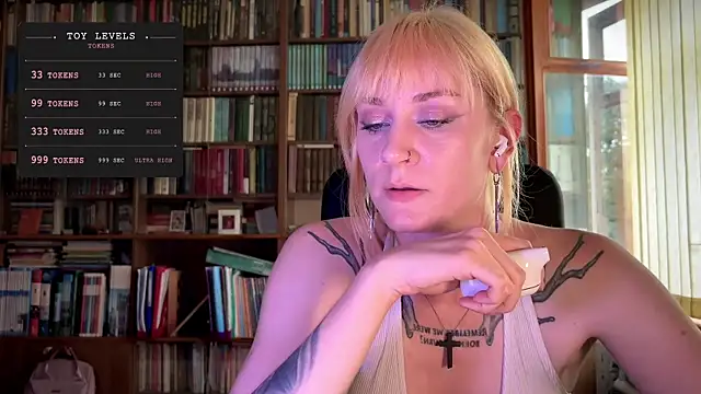 Chat XXX en directo de Retro_Marie