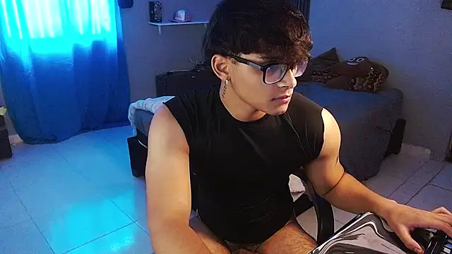 Mr_yisuzz Live XXX Chat