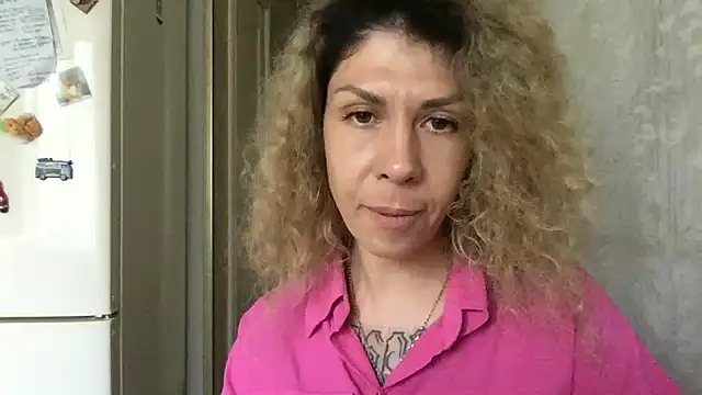 Chat +18 de Olyviaa ao vivo