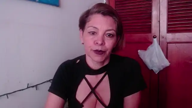 electra-mommy's Live XXX Chat