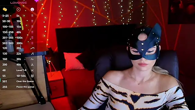 HotWildCat's Live XXX Chat