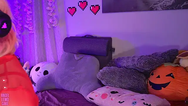 Chat XXX en directo de Angel-Lewd-Cake