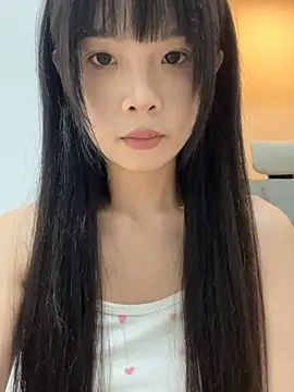 qiqi_x's Live XXX Chat