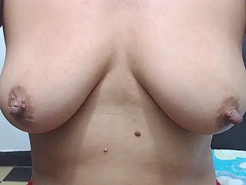 צ'אט XXX בשידור חי של tamara_hottt