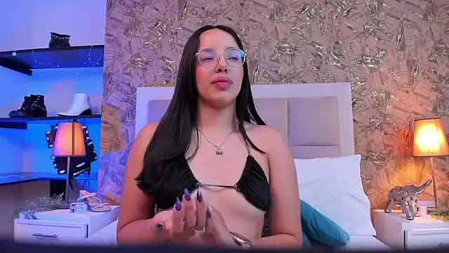 ValkyriaSteel's Live XXX Chat