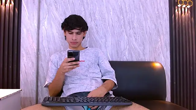 Kevin_Brooks1 Live XXX-chat