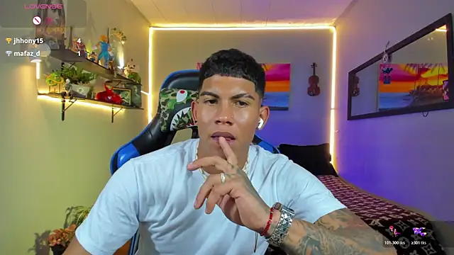 Damian_latinxxx Adlı Modelin Canlı XXX Sohbeti
