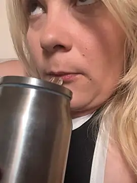 Chatroom XXX en direct de LaRa_forU