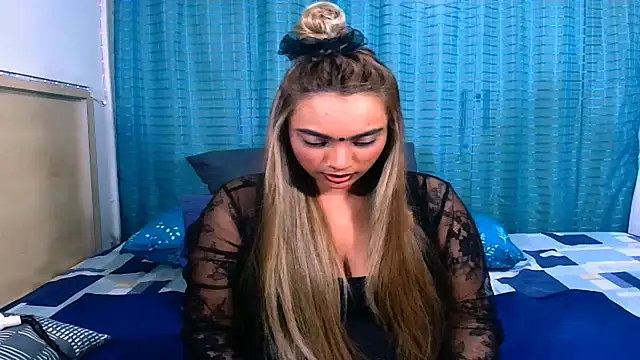 Chat +18 de sexyindianchic ao vivo