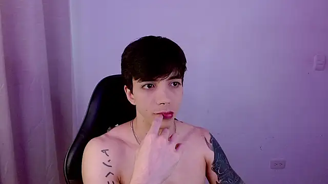 H3ll_B0I Adlı Modelin Canlı XXX Sohbeti