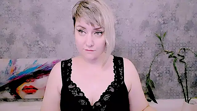 Djullia's Live XXX Chat