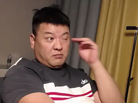 zhang1118 라이브 XXX 채팅