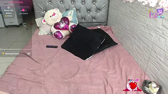 Онлайн чат XXX EmilyCoy_