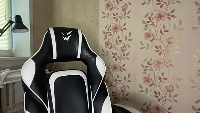 XXX chat uživo modela WhitePowerGirl