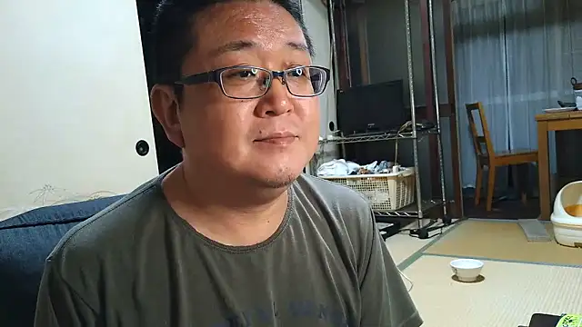 Tkousuke Adlı Modelin Canlı XXX Sohbeti
