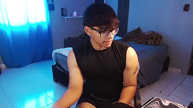 Chat +18 de Mr_yisuzz ao vivo