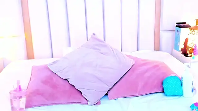צ'אט XXX בשידור חי של LaylaaDoll