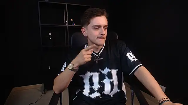 FelixStarkk XXX чат на живо