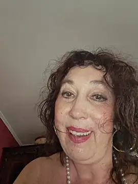 GypsyEsmeralda – Naživo XXX chat