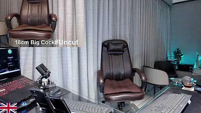 OnlineBossUK's Live XXX Chat