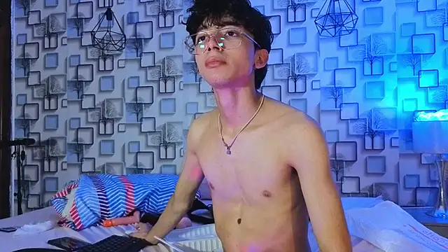 Twink_Sebas7 Chat XXX in diretta