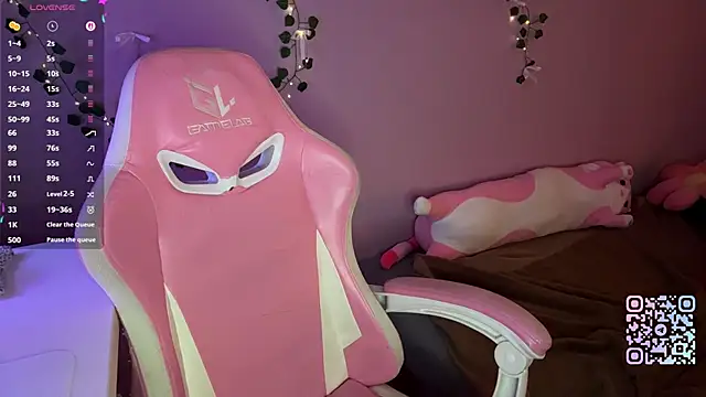 milimoonのライブXXXチャット