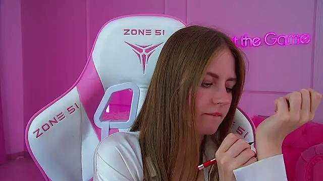 SofiaSarvains 现场XXX聊天
