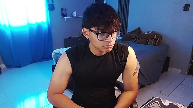 Živý XXX chat Mr_yisuzz