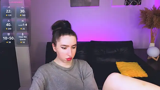 Lily_xBabe – Naživo XXX chat