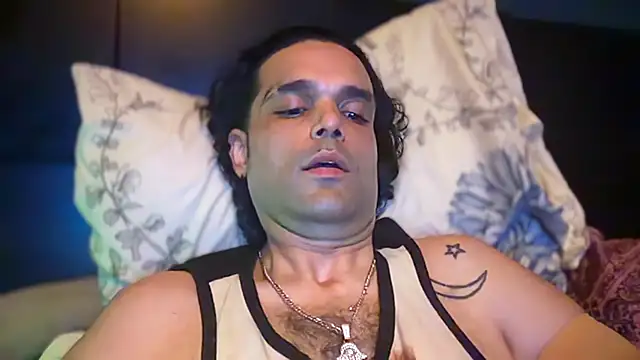 צ'אט XXX בשידור חי של icebergslim281