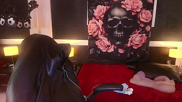 EvaaFoxxy1 Live XXX-Chat