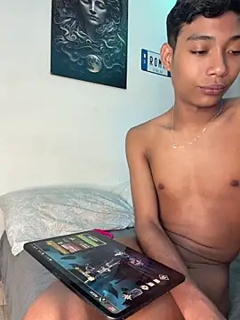alejo_cuteのライブXXXチャット