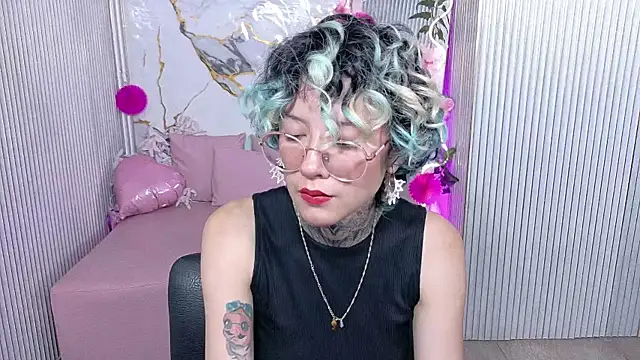 Chatroom XXX en direct de Lyra_tay