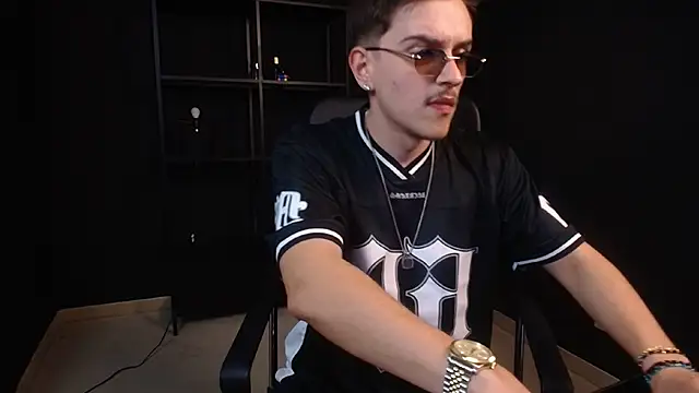 FelixStarkk 现场XXX聊天