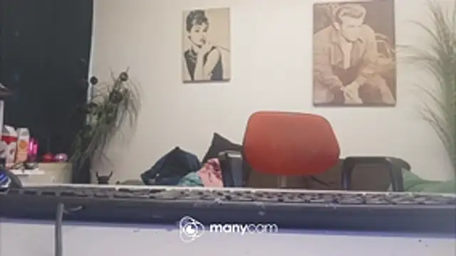 der_dino30's Live XXX Chat