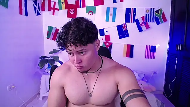 fucking_bear_ Show in webcam