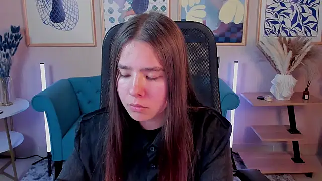 Živý XXX chat SayaHeartnet