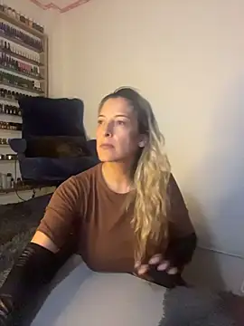 Chatroom XXX en direct de Katt-findom