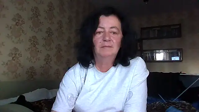 Chat +18 de GypsiQueen2 ao vivo