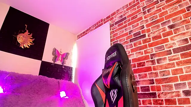 Engel_boss Chat XXX in diretta