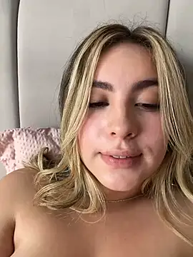 Chat +18 de Cloee_Rainbow1 ao vivo
