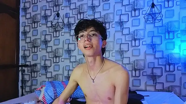 Twink_Sebas7 XXX чат на живо