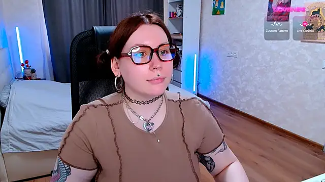 ur_geekgirl's Live XXX Chat