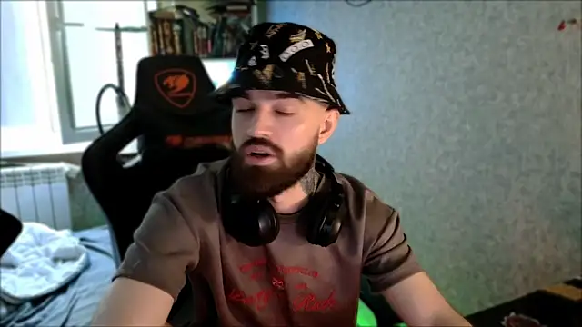 XXX chat uživo modela _Serious_Man
