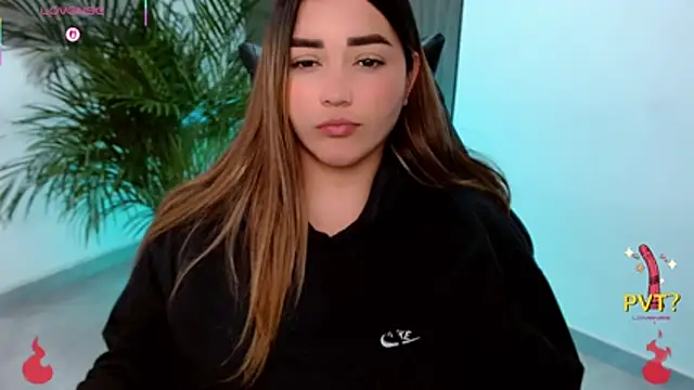 Chat +18 de Lucia_star__ ao vivo