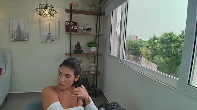 Sassy--Girl live XXX chat