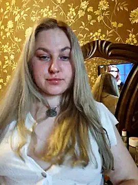 Chat +18 de LianaJu ao vivo