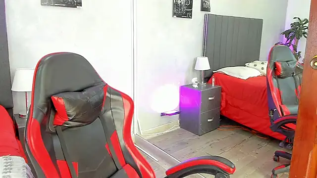 Czat XXX na żywo – thom_ames