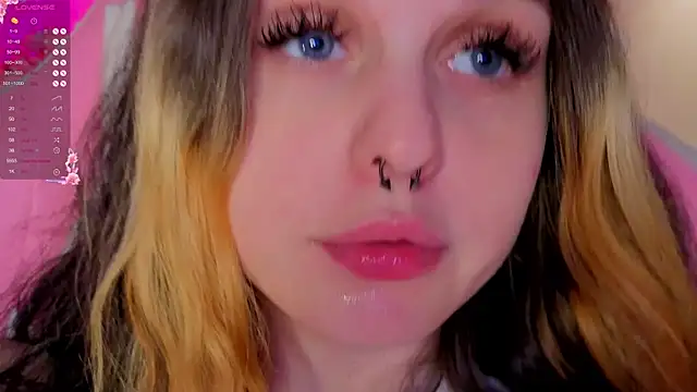 Hi_Kitti Live XXX-chat